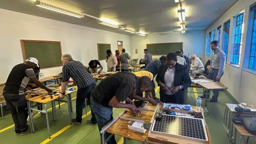 Schulung zu Solaranlagen im Berufsbildungszentrum Windhoeks